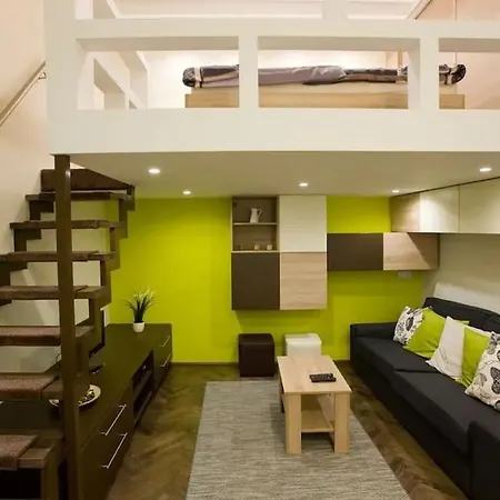 Lovely Flat Downtown *